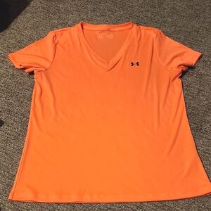 Under Armour Orange Coral/black  Relaxed Short Sleeve V-neck Size XL PTP 23 In